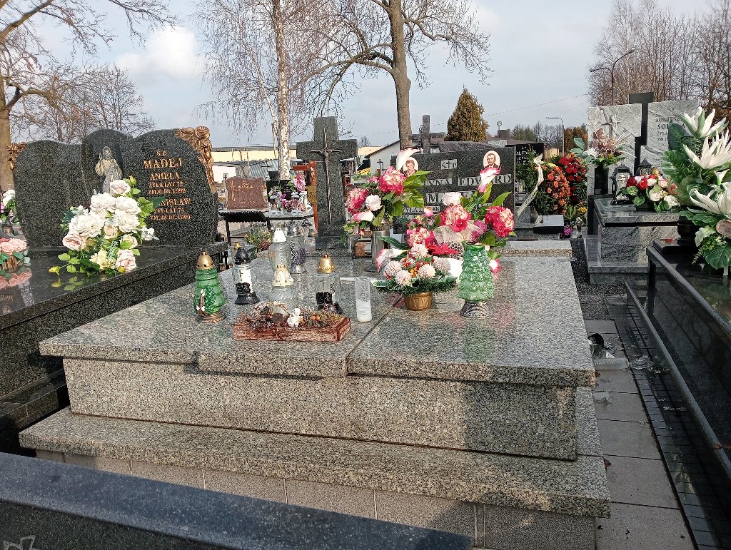 Grób Edward Madej