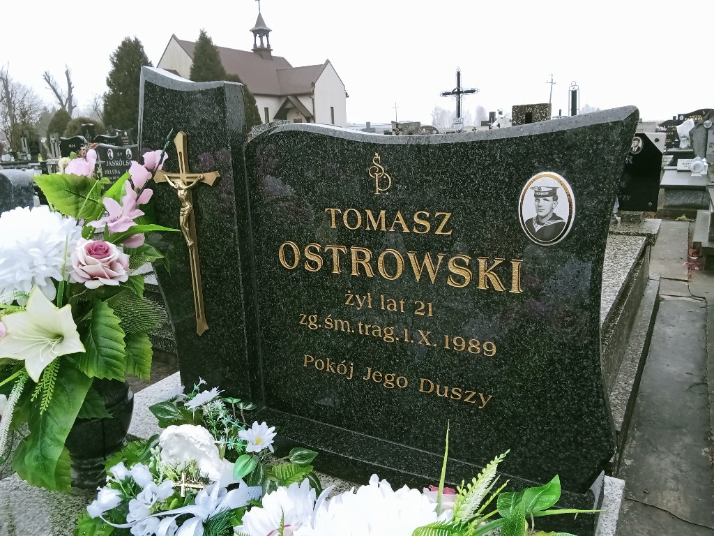Grób Tomasz Ostrowski